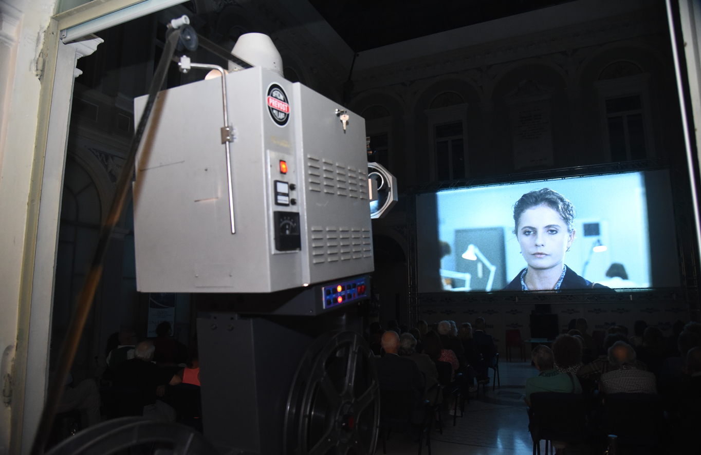 Enrico Vanzina protagonista al Festival del cinema in pellicola: «Il cinema crea  ricordi, la televisione crea sonno»